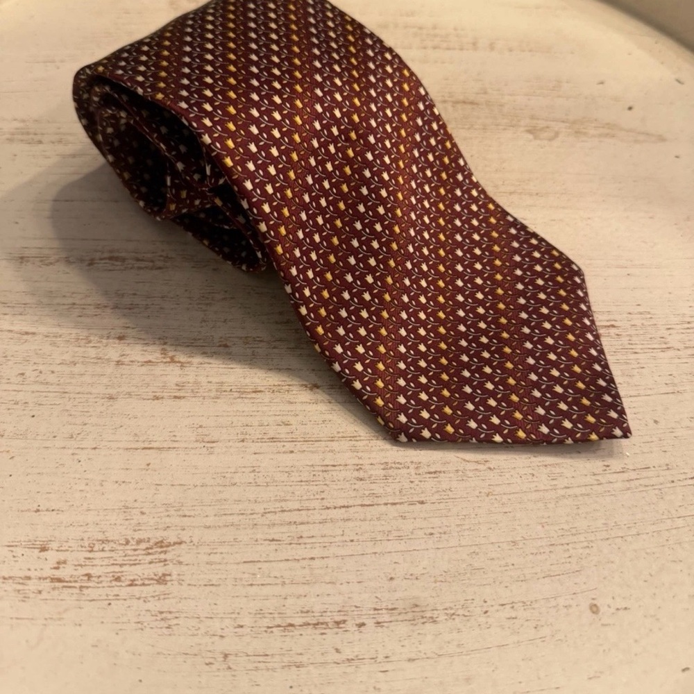 Men's Burgundy Patterned Silk Tie with Gold Floral Accents